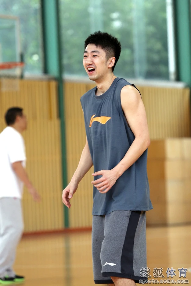学生球员如何平衡学业和篮球训练调整_0